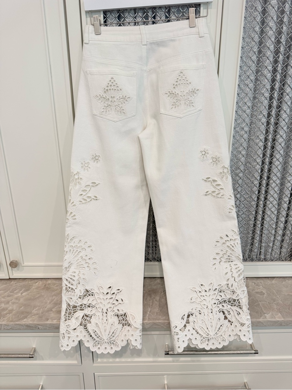 Farm Rio High Rise Embroidered Eyelet off-white Denim Wide Leg Pants - size 26 - Picture 9 of 13